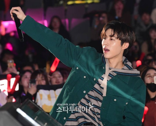 B.I dikenal karena sangat jago menciptakan lagu (dok. Startoday)
