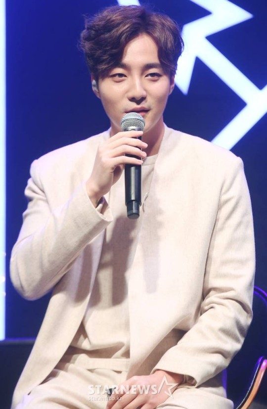 Kpop singer Roy Kim