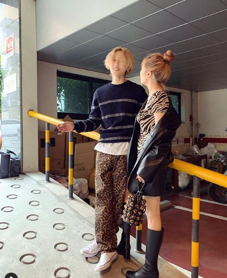 ​현아♥이던, 커플만 가능한 리얼 키스..거침없는 애정 표현 | 인스티즈