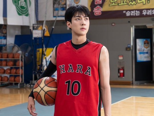Potret Tampan Sehun EXO di All That We Loved, Sukses Menggoda EXO-L
