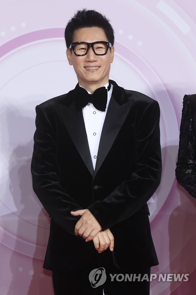 <b>지석진</b>, '런닝맨' 촬영 잠정 중단…"건강상 이유"