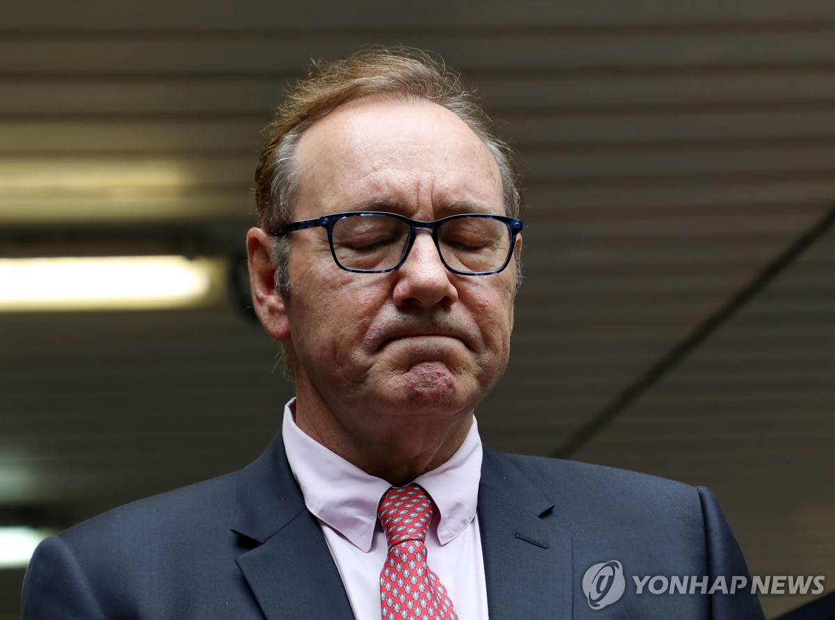 '성폭력 무죄' <b>스페이시</b> "<b>넷플릭스</b> 키워줬더니 배신" 분통