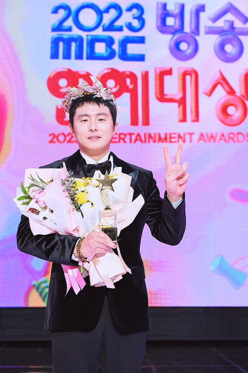 MBC 연예<b>대상</b> 받은 <b>기안84</b>