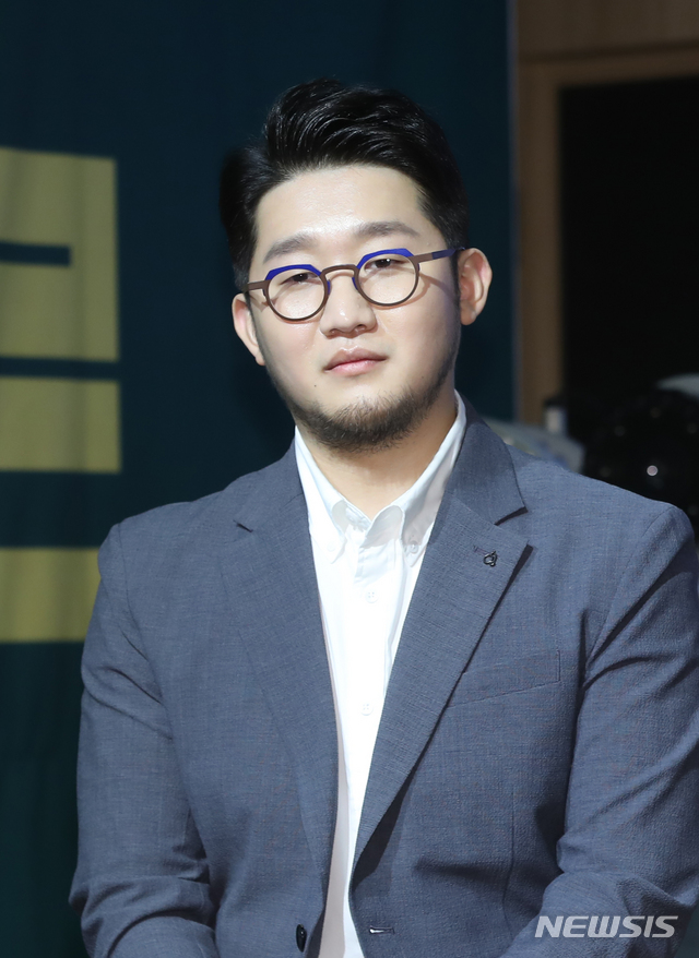 '<b>버터</b> 없는 <b>버터맥주</b>' <b>어반자카파 박용인</b> "논란 후 첨가" 해명