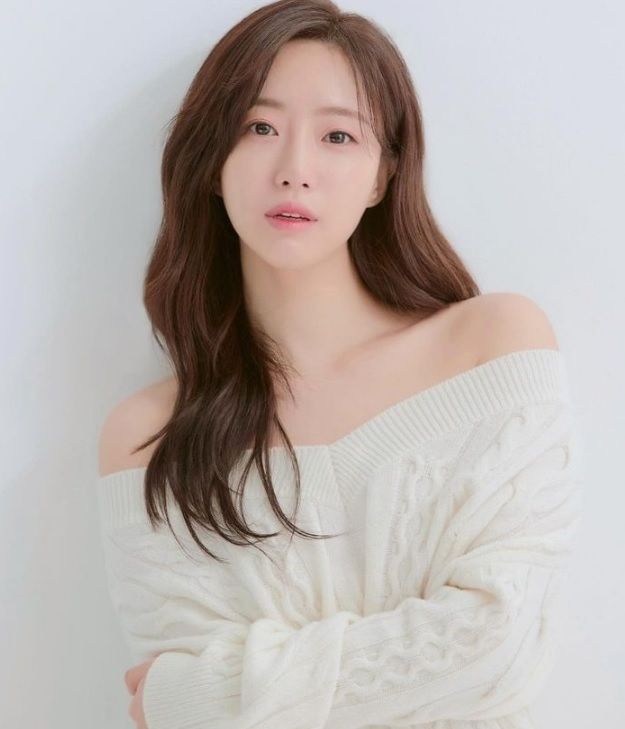 티아라 <b>함은정</b>, <b>신사동호랭이</b> 빈소 찾아…"아직 실감이 안 나네"