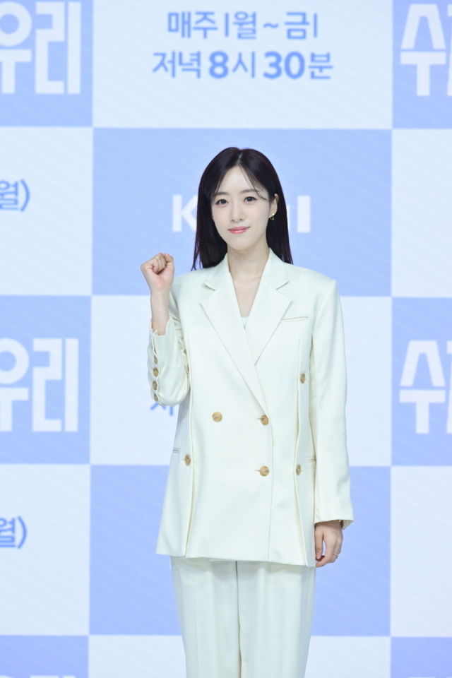 <b>함은정</b> "첫 의사 역, 전문의에 자문 구해"
