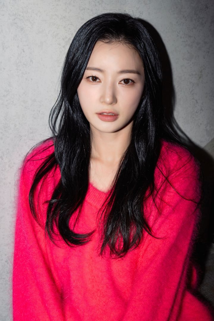 송하윤 "'<b>학폭</b> 의혹' 사실무근…제보자와 일면식도 없다"