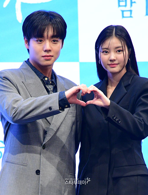 [포토]<b>박지훈</b>-<b>홍예지</b>, 환상 커플