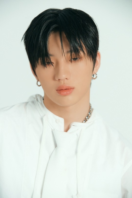<b>더뉴식스 천준혁</b>, <b>공식</b> 활동 재개...자체 예능 ‘더뉴?띵스!’로 복귀