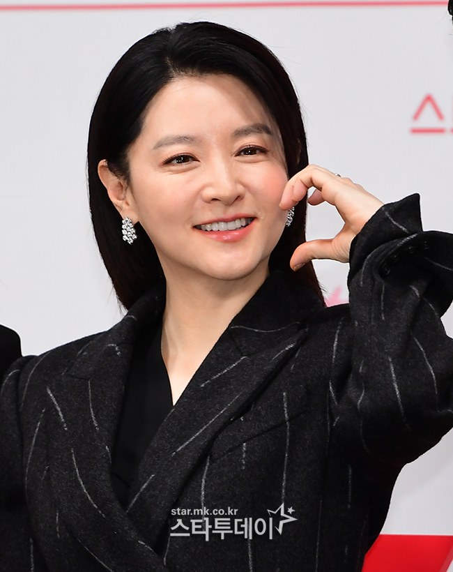 ‘<b>대장금</b>’ 작가 “이영애 ‘<b>의녀</b> <b>대장금</b>’과 무관…전혀 다른 드라마”