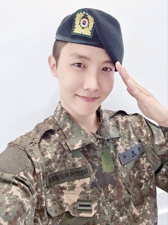 <b>제이홉</b>, 복무 중 <b>생일</b> 맞이 <b>손편지</b> “아미 보고 싶어”