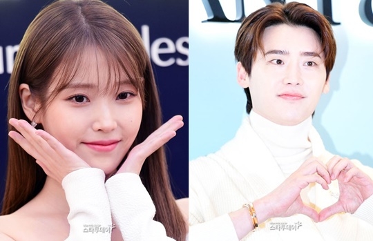 <b>이종석</b>, <b>아이유 콘서트</b> 포착 ‘애정전선 이상無’