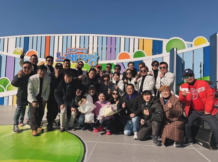 ‘<b>전국노래자랑</b>’ 굿바이 <b>김신영</b> “<b>많이</b> 배우고 행복했습니다” [종합]