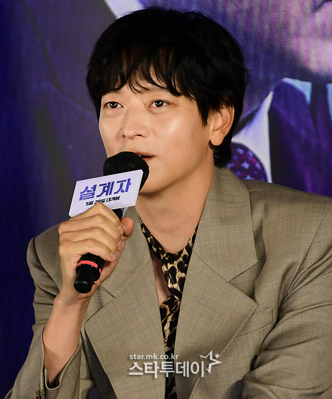 ‘<b>설계자</b>’ 감독 “<b>강동원</b> 캐스팅, 가문의 영광”