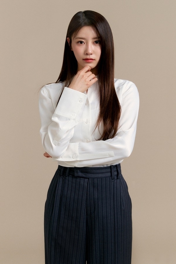 ‘<b>송범근</b> 열애’ <b>이미주</b> “놀랐을 <b>팬들</b>, 죄송하고 감사해”