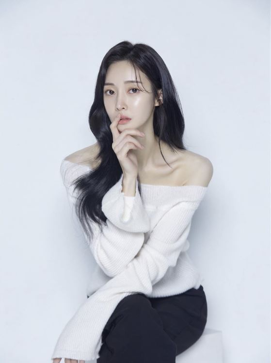 <b>티아라</b> 출신 아름, 전 <b>남편</b> 아동 학대 <b>주장</b> "멍 자국, 폭행"