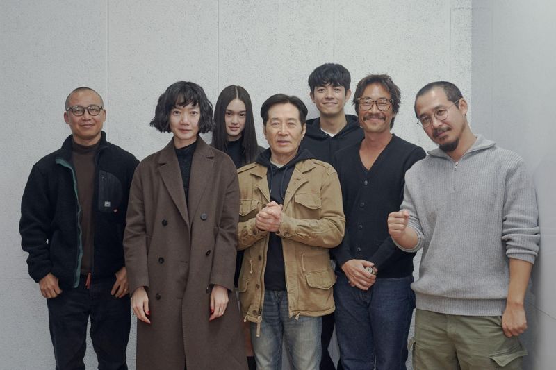 배두나·<b>류승범</b>·<b>백윤식</b>·로몬이 한 <b>가족</b>? 쿠팡플레이 ‘<b>가족계획</b>’ 리딩현장