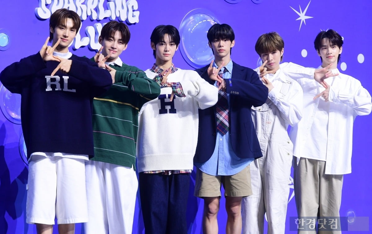 <b>투어스</b>, '<b>세븐틴</b> 응원·방시혁 칭찬' 업고 당찬 <b>데뷔</b> [종합]