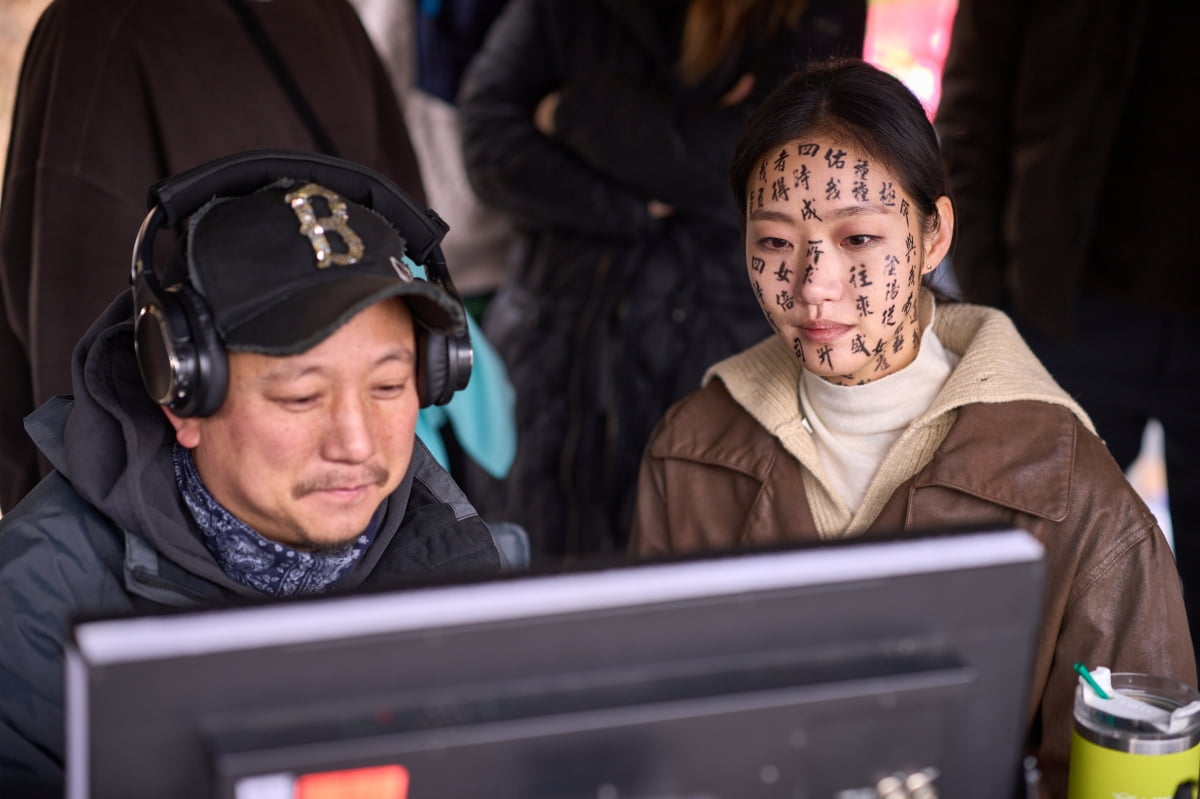'<b>파묘</b>' 좌파 <b>영화</b>·中 누리꾼 조롱에도…'대인배' <b>장재현</b> 감독(인터뷰③)