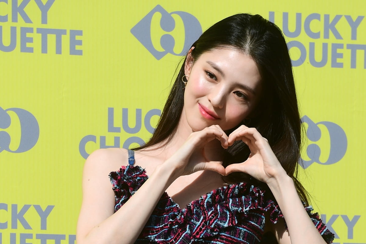 <b>한소희 프랑스</b> 대학 합격이 허언? "편집 돼 <b>와전</b>됐다" 직접 해명