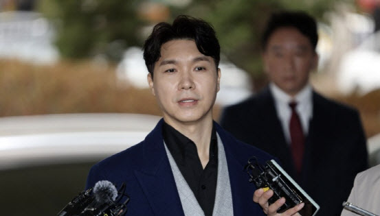 <b>박수홍</b>, <b>친형</b> 부부 민사소송 청구액 116억→198억 확대