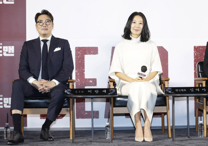 '<b>데드맨</b>' 김희애 "조진웅의 매력 가장 잘 보여줘" 연기 극찬