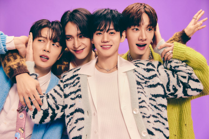 <b>하이라이트</b> "<b>데뷔 15주년</b>, 한 번도 해본 적 없는 곡 냅니다"