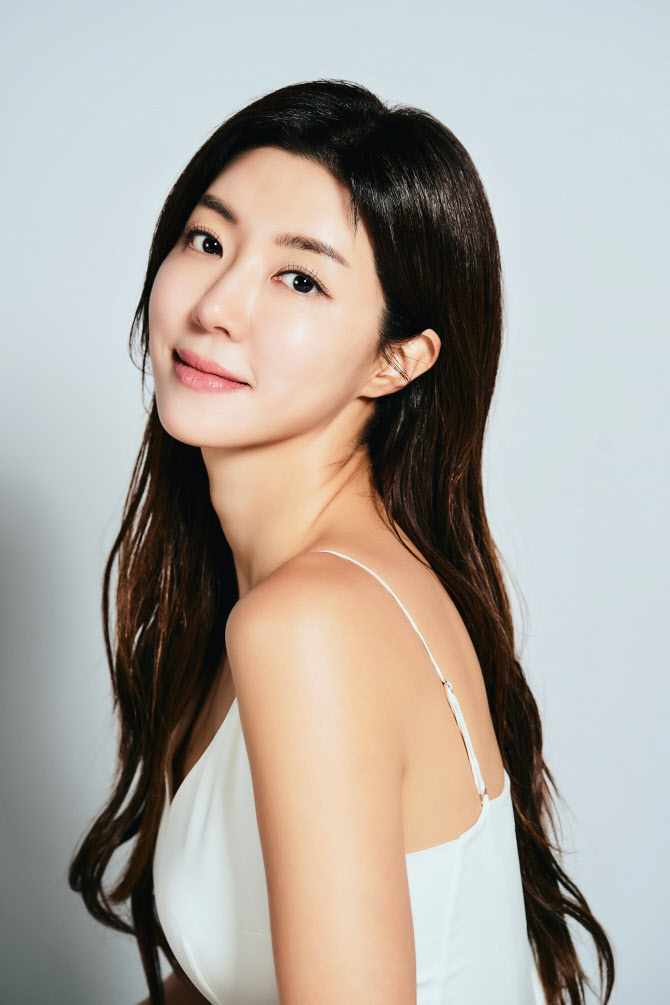 <b>박한별</b>, <b>라이즈</b>엔터 전속계약…남편 논란 5년 만 복귀할까