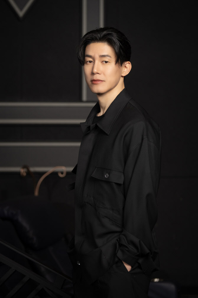 '<b>범죄도시</b>4' <b>김무열</b> "<b>10개월</b> 子 부으면 나, 붓기 빼면 윤승아 닮아"[인터뷰...