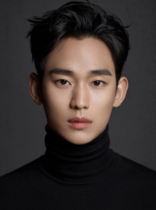 <b>김수현</b>, ‘<b>눈물의</b> 여왕’ OST ‘청혼’ 직접 불렀다…오늘(29일) 발매