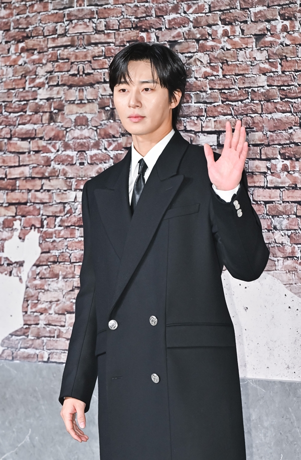 <b>박서준</b>, 악플에 칼 빼들었다..."비방·성희롱, 강력 대응"