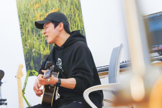 <b>조정석</b>, 싱어송라이터 데뷔…<b>넷플릭스</b>서 양정우 PD와 재회