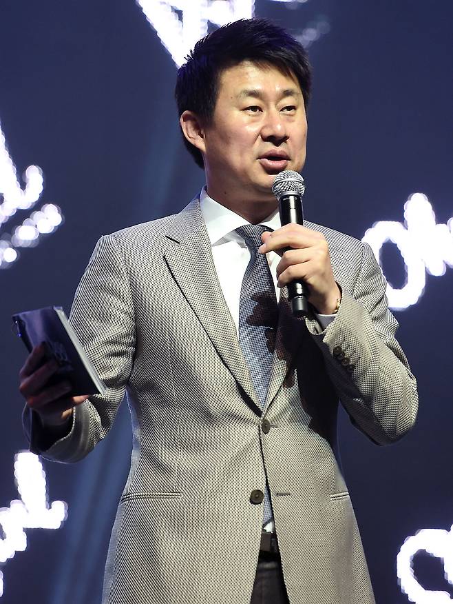 "누 끼치지 않도록"...'<b>전국노래자랑</b>' 새 MC <b>남희석</b>, 첫 <b>녹화</b>서 밝힌 소감