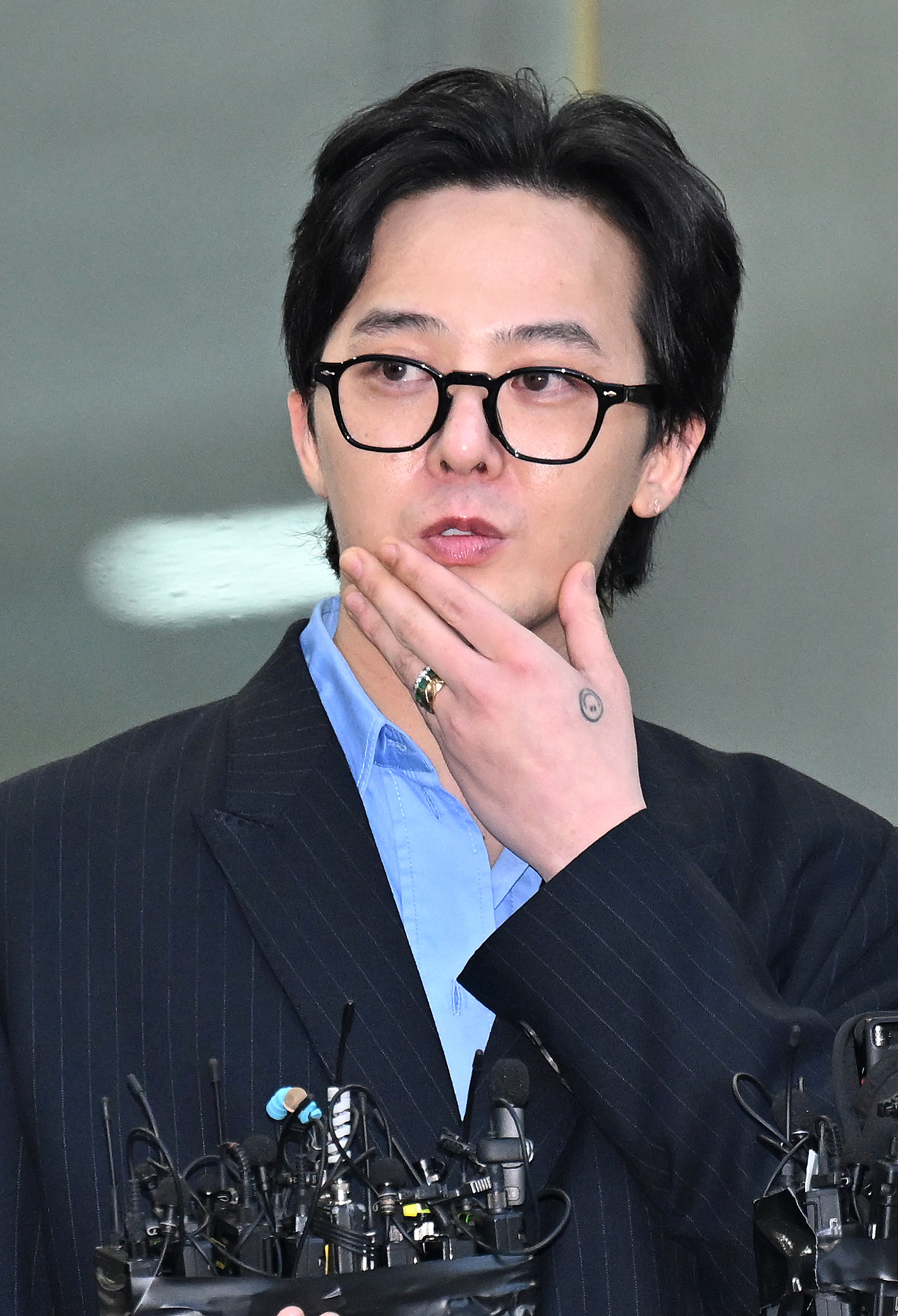 <b>지드래곤</b> "올해 <b>하반기 컴백</b> 목표…새 앨범 준비 중"
