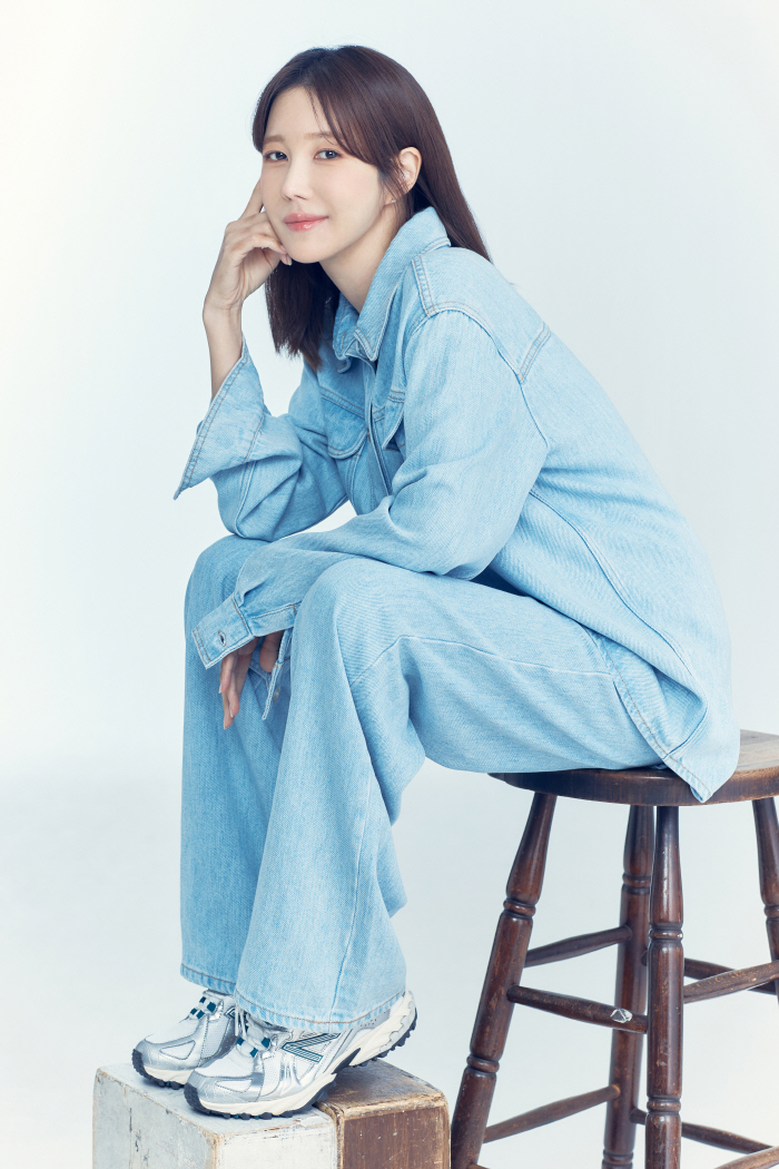 [인터뷰①] <b>이지아</b> "이혼? 요즘 시대에 '흠'은 아니지 않나" ('<b>끝내주는</b> 해결...