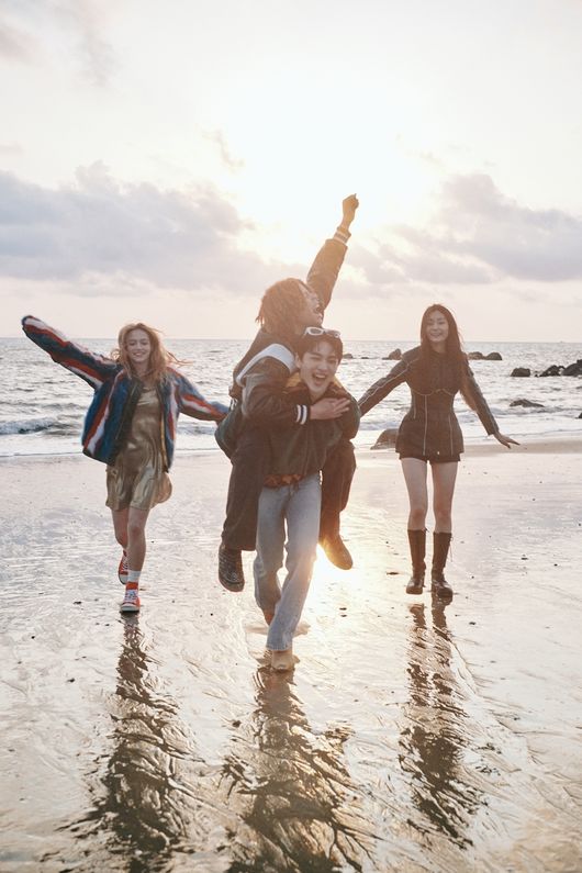 <b>펜타곤</b> 키노, <b>1인 기획사</b> 네이키드 설립..본격 솔로 행보 [공식]