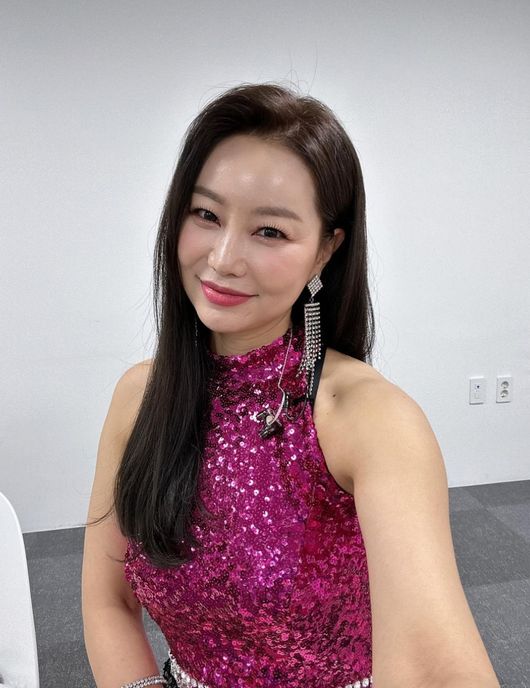 김양, 오늘(12일) <b>부친상</b>...'<b>현역가왕</b>' 측 "<b>결승</b>전 생방송 참석 미정" [공식]