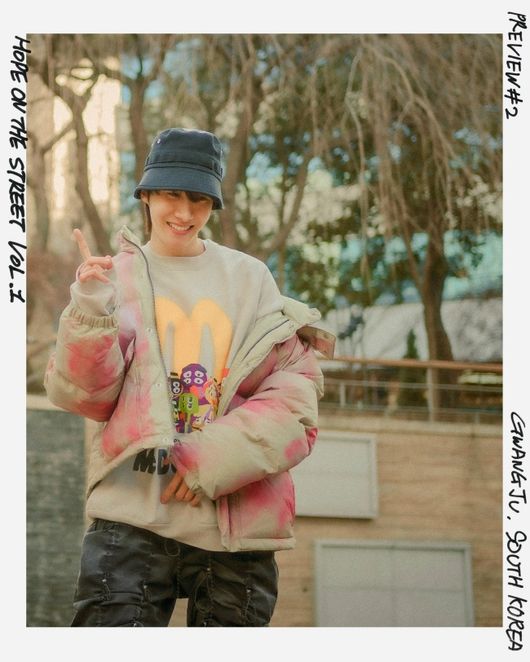 방탄소년단 <b>제이홉</b>, '찐' <b>스트리트</b> 감성