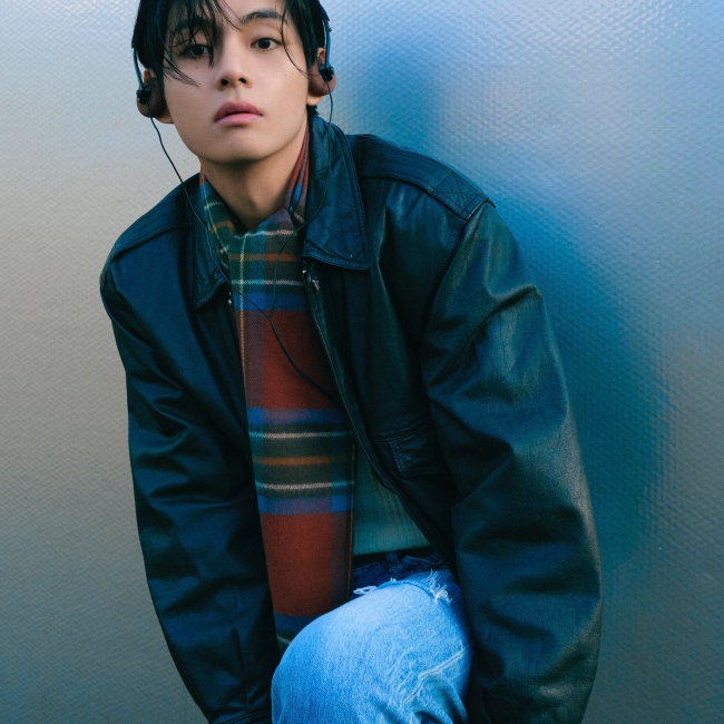방탄소년단 뷔, 'FRI(END)S' 美 <b>스포티파이</b> '<b>데일리</b> 톱 송 <b>글로벌</b>' 7위 직행