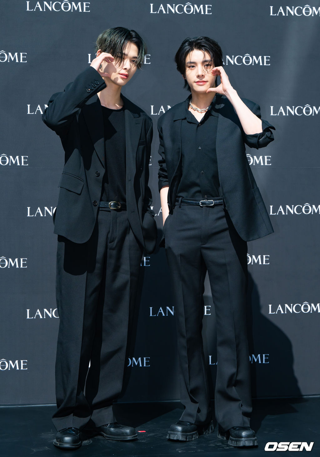 [사진]<b>엔하이픈 니키</b>-<b>제이크</b>,'하트 매력'