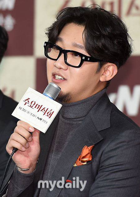 <b>어반자카파 박용인</b>, '버터맥주' 논란에 사과…"이후 버터 첨가해" [MD이슈](전...