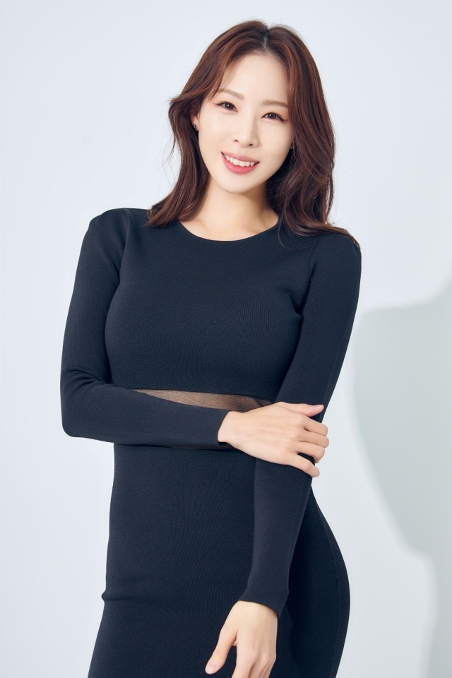 '前리듬체조 국대' <b>신수지</b>, <b>조세호</b>·지상렬과 한솥밥…A2Z엔터 전속계약 [공식...