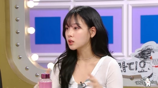 <b>송중기</b> 통 큰 선물…비비 "휴대전화 최신 기종 사줬다" 자랑 [<b>라스</b>]