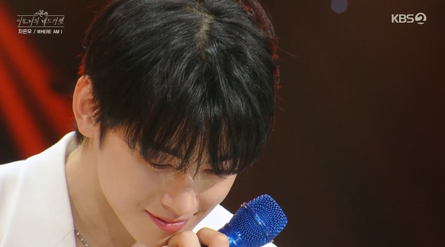 <b>차은우</b>, 故<b>문빈</b> 생각에 끝내 '<b>눈물</b>'…"작년 쉽지 않은 해였다"[레드카펫]