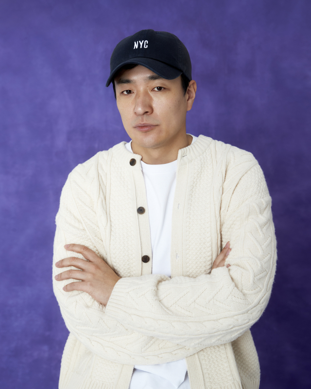 '<b>닭강정</b>' <b>이병헌 감독</b> "호불호 예상했다…'핵' 신에 현타, 배우들은 진지" [M...