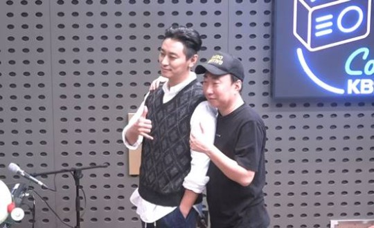 <b>주지훈</b>, 잘생겨서 손해 봐 “무섭다고 생각해” (‘라디오쇼’)