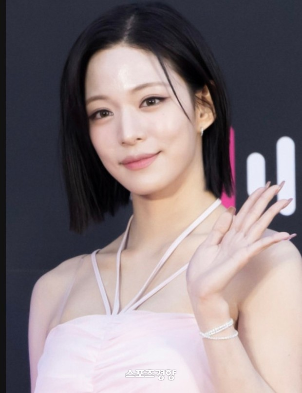 <b>프로미스나인 이채영</b>, <b>컨디션</b> 난조로 일부 활동 불참[공식]