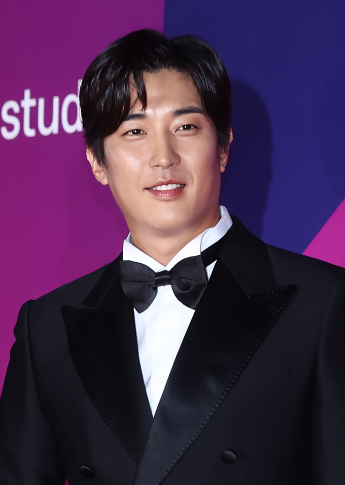 <b>강경준</b> <b>소속사</b> “<b>전속계약</b> 중단”[공식]