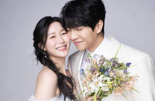 <b>이승기</b>-이다인 부부, 결혼 10개월 만에 <b>득녀</b>