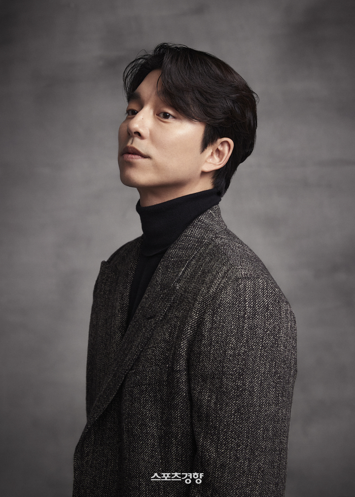 <b>공유</b>, 5일 <b>부친상</b>···<b>슬픔</b> 속 빈소 지켜
